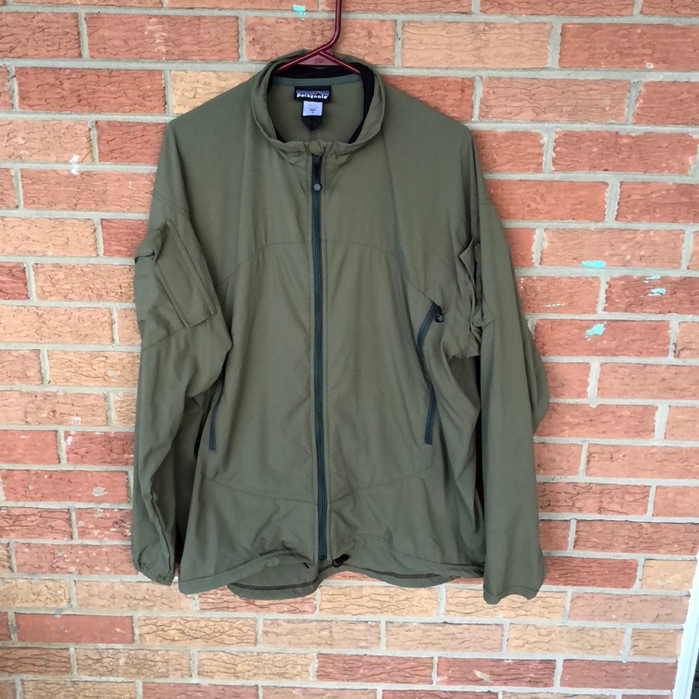 Patagonia L Men’s Olive Green Zip up Jacket EUC